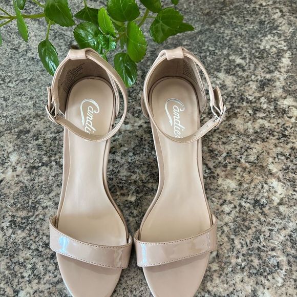 Candie’s Patent Leather Heels - Picture 1 of 5